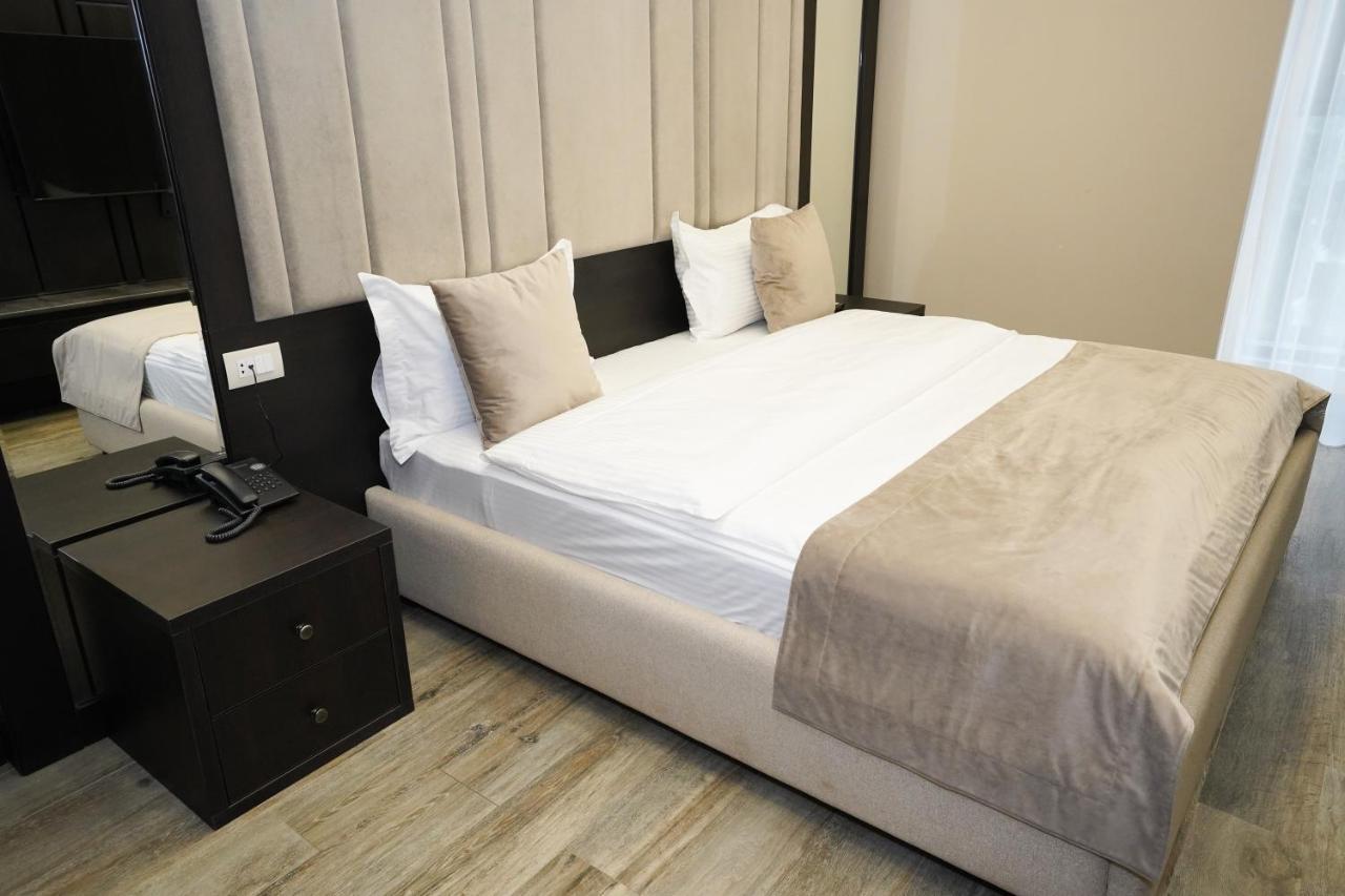 Soho Apart Hotel Jerevan Exteriör bild