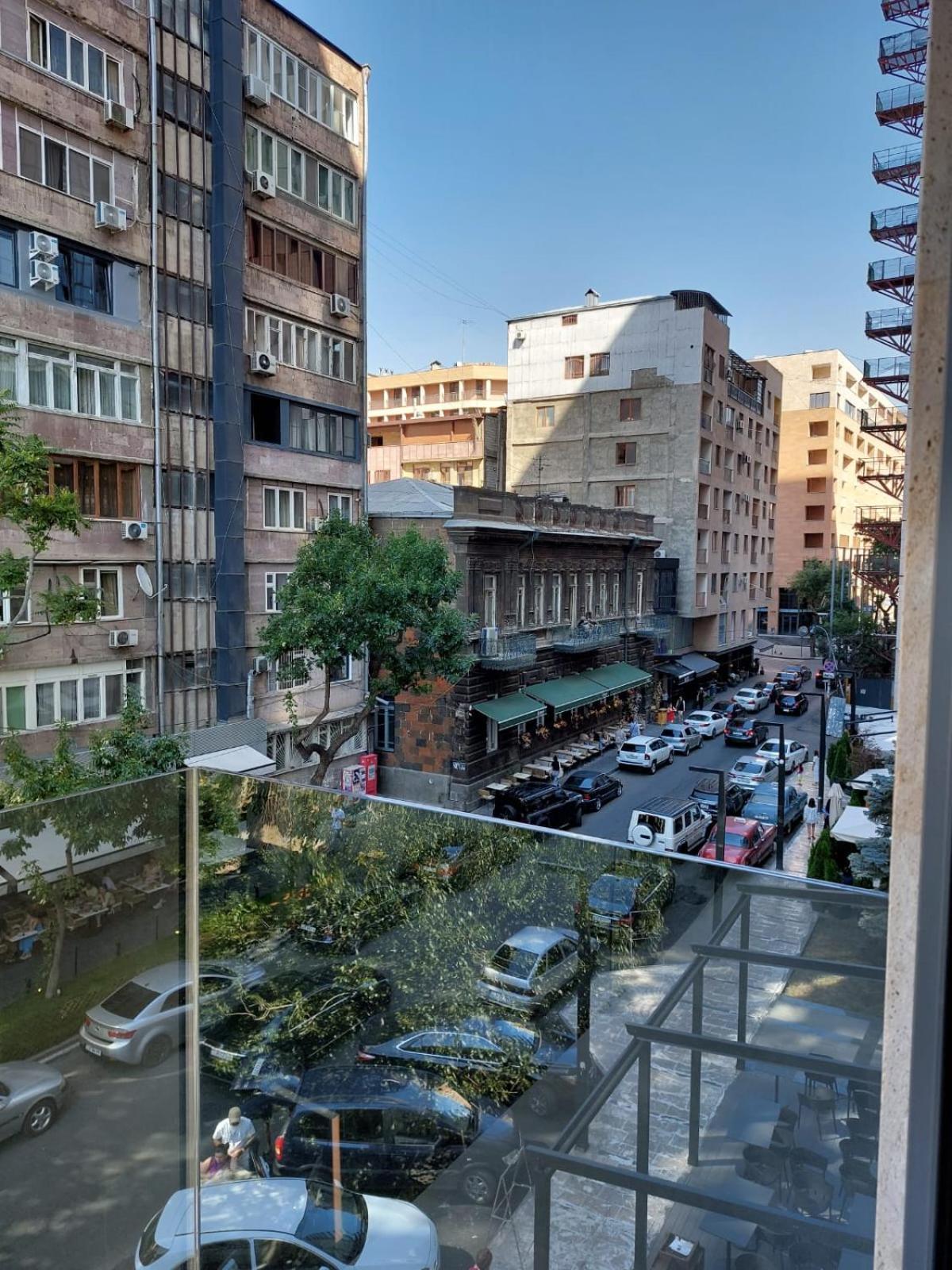 Soho Apart Hotel Jerevan Exteriör bild